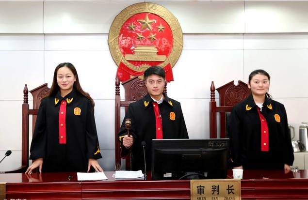 起诉胜诉律师费谁出，官司打赢了律师费谁出