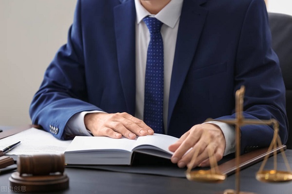 起诉律师费用怎么收？打官司请律师要多少钱？