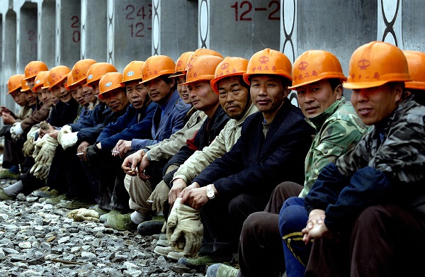 建筑工地工人工伤怎么赔偿？律师在线免费咨询